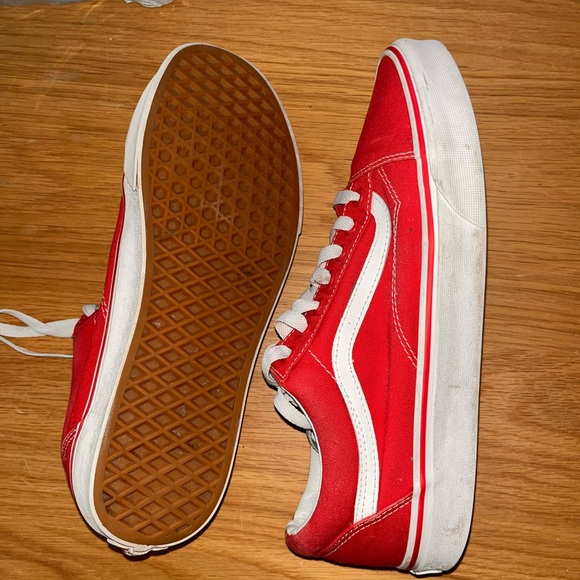 Red Vans Old Skool - Picture 2 of 3
